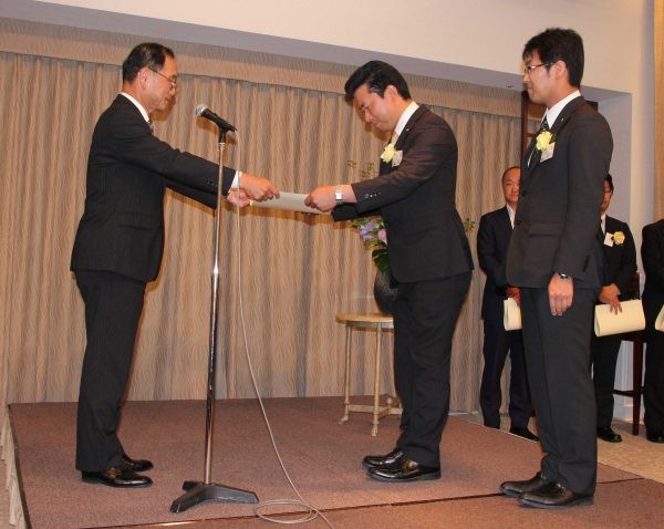 Received “Japan Construction Machinery Construction Grand Prize”